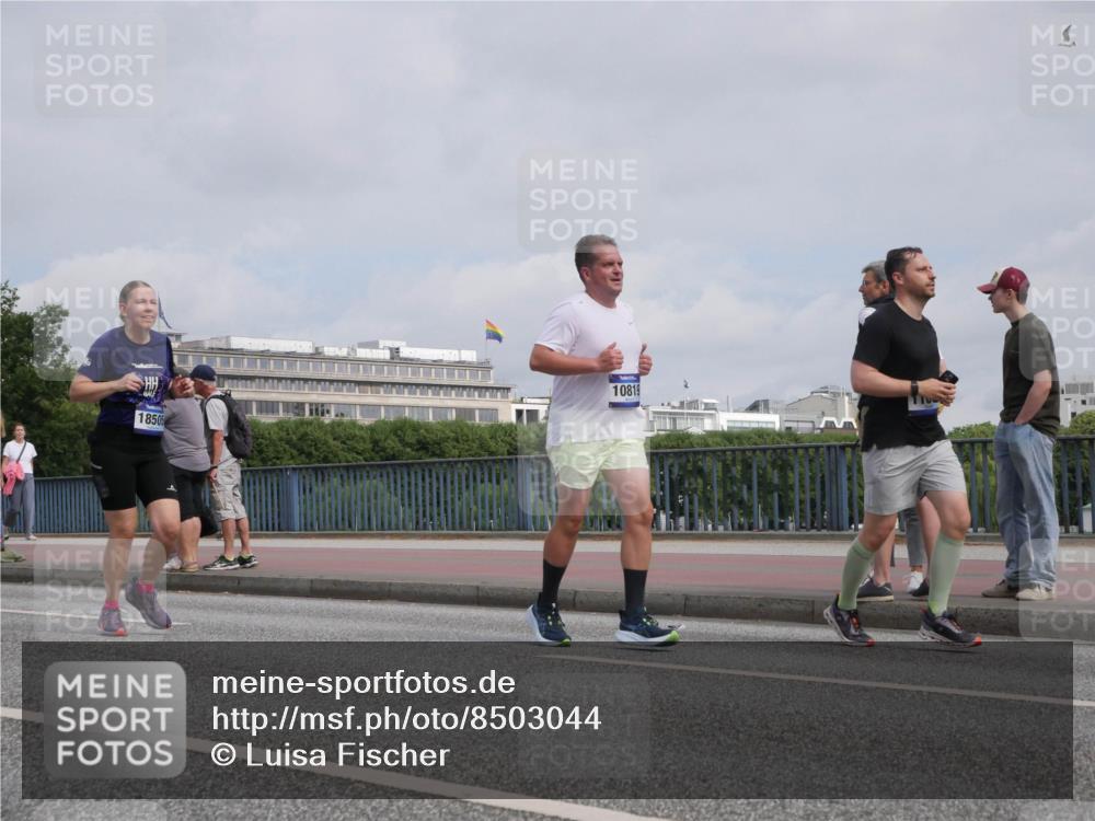 29.06.2025 - hella hamburg halbmarathon Luisa Fischer http://msf.ph/oto/8503044 29.06.2025 10:12:29 Kennedybrücke 18505, 10819, 7187, 10819 meine-sportfotos.de