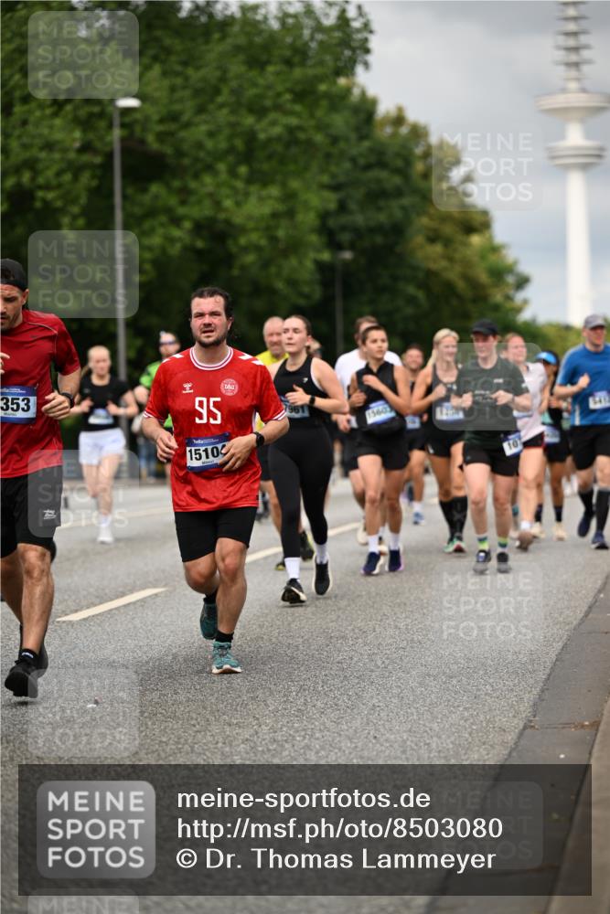29.06.2025 - hella hamburg halbmarathon Dr. Thomas Lammeyer http://msf.ph/oto/8503080 29.06.2025 10:25:55 Kennedybrücke 1072, 1158, 1191, 1250, 1401, 1668, 1958, 2271, 2315, 2353, 2529, 2815, 2841, 3122, 3606, 3770, 3817, 3825, 3826, 4046, 4289, 4697, 5061, 5122, 5412, 5493, 5641, 5759, 5957, 6086, 6103, 7075, 7228, 7522, 7612, 7672, 8286, 8860, 8896, 8959, 9002, 9062, 9326, 9369, 9483, 9499, 9532, 9635, 10019, 10125, 10374, 10787, 10874, 10921, 11117, 11425 meine-sportfotos.de