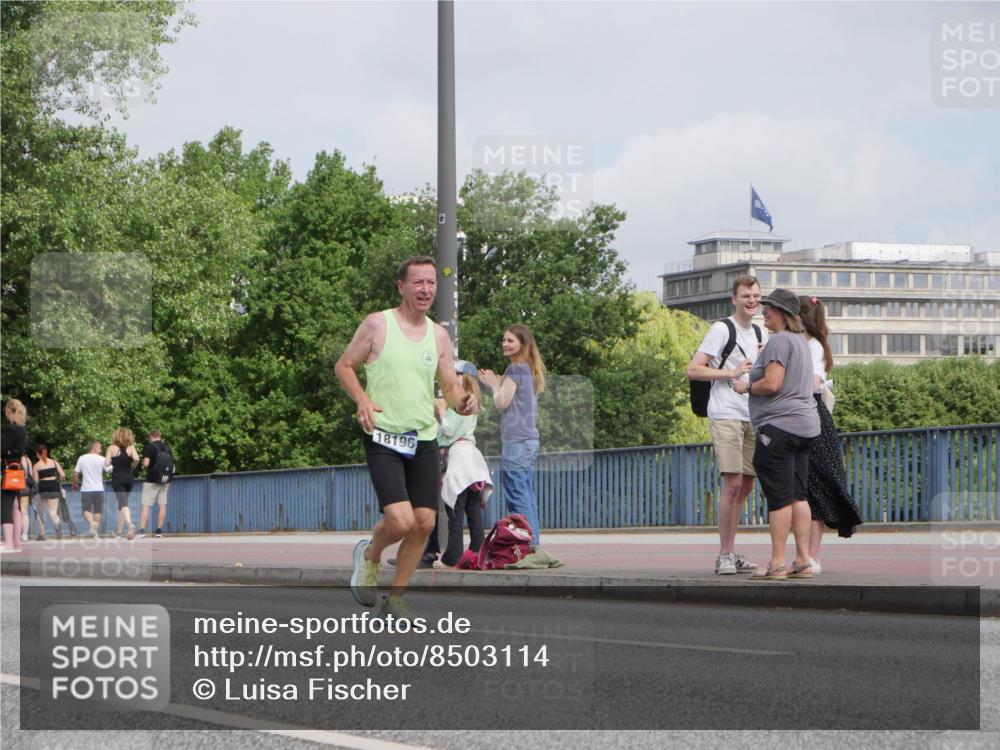 29.06.2025 - hella hamburg halbmarathon Luisa Fischer http://msf.ph/oto/8503114 29.06.2025 10:12:37 Kennedybrücke 18196, 7187, 7636, 9434, 9781, 10036 meine-sportfotos.de