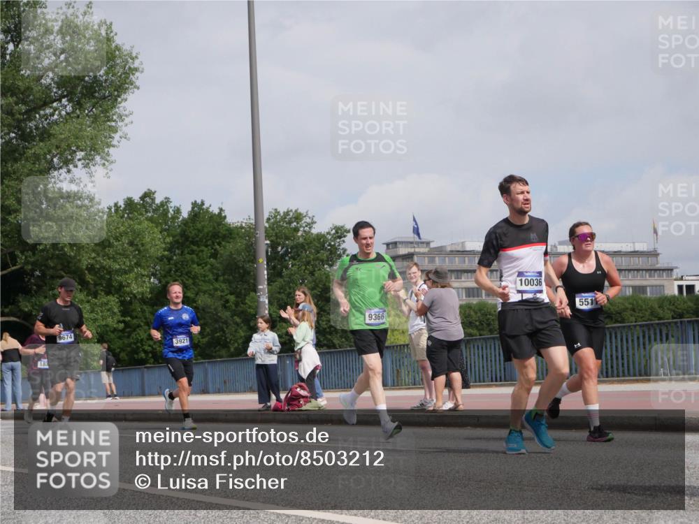 29.06.2025 - hella hamburg halbmarathon Luisa Fischer http://msf.ph/oto/8503212 29.06.2025 10:12:47 Kennedybrücke 183, 9674, 3921, 9366, 10036, 5511, 1838, 3921, 5511, 7333, 7636, 8219, 9366, 9434, 9674, 10036 meine-sportfotos.de