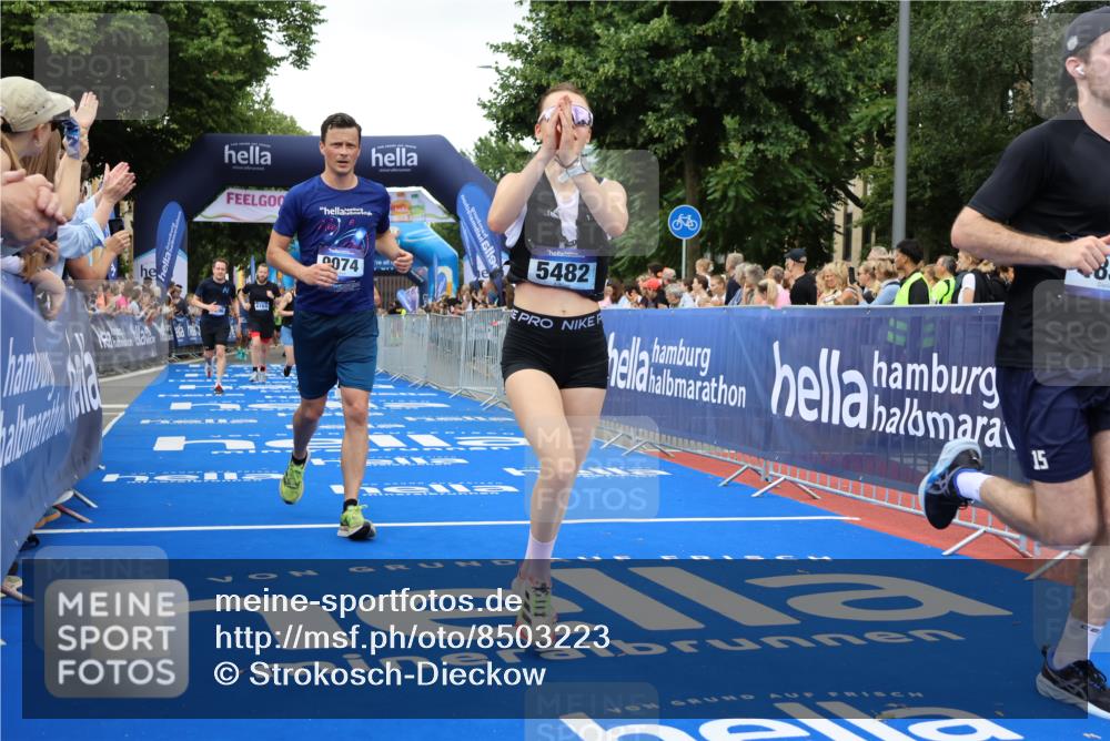 29.06.2025 - hella hamburg halbmarathon Strokosch-Dieckow http://msf.ph/oto/8503223 29.06.2025 10:52:14 Ziel 1482, 2397, 4140, 4419, 4587, 4837, 5032, 5087, 5093, 5482, 6164, 6897, 7896, 9074, 9082, 12135, 13707, 13726, 14248, 14300, 15275, 15446, 16003, 16320, 16591, 17033, 17130, 17773, 18475, 18801 meine-sportfotos.de