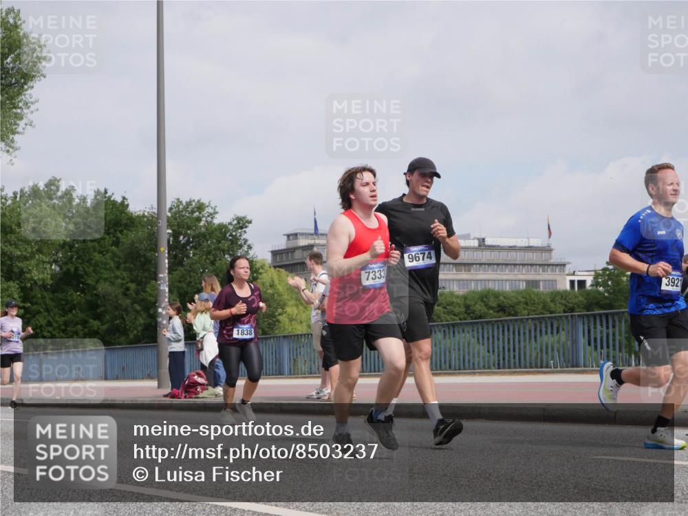 29.06.2025 - hella hamburg halbmarathon Luisa Fischer http://msf.ph/oto/8503237 29.06.2025 10:12:51 Kennedybrücke 1838, 7333, 9674, 0010, 3921, 1573, 1838, 3921, 5511, 7042, 7333, 8219, 9366, 9674 meine-sportfotos.de