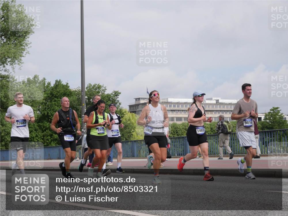 29.06.2025 - hella hamburg halbmarathon Luisa Fischer http://msf.ph/oto/8503321 29.06.2025 10:13:05 Kennedybrücke 17683, 9816, 1513, 17730, 11180, 14822, 1483, 1483, 1513, 4389, 7250, 7685, 8090, 8890, 9681, 9816, 9988 meine-sportfotos.de