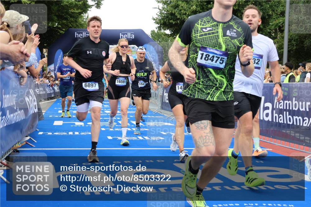 29.06.2025 - hella hamburg halbmarathon Strokosch-Dieckow http://msf.ph/oto/8503322 29.06.2025 10:52:12 Ziel 1482, 2397, 2595, 4419, 4587, 4837, 5032, 5087, 5093, 5378, 5482, 6164, 6897, 7732, 7896, 9074, 9082, 12135, 12580, 13707, 13726, 14248, 14300, 15275, 15446, 15829, 16003, 16320, 16591, 16666, 17033, 17130, 17773, 18475, 18801 meine-sportfotos.de