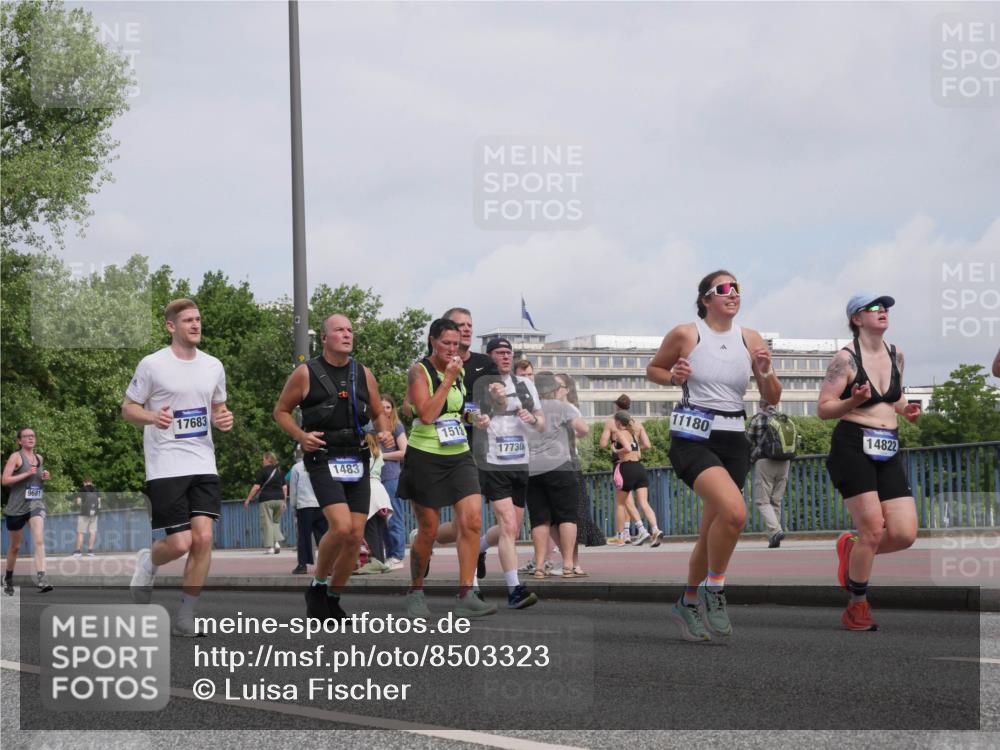 29.06.2025 - hella hamburg halbmarathon Luisa Fischer http://msf.ph/oto/8503323 29.06.2025 10:13:06 Kennedybrücke 9681, 17683, 1483, 1513, 17730, 11180, 14822, 1483, 1513, 4389, 7250, 7685, 8090, 8890, 9681, 9816, 9988 meine-sportfotos.de