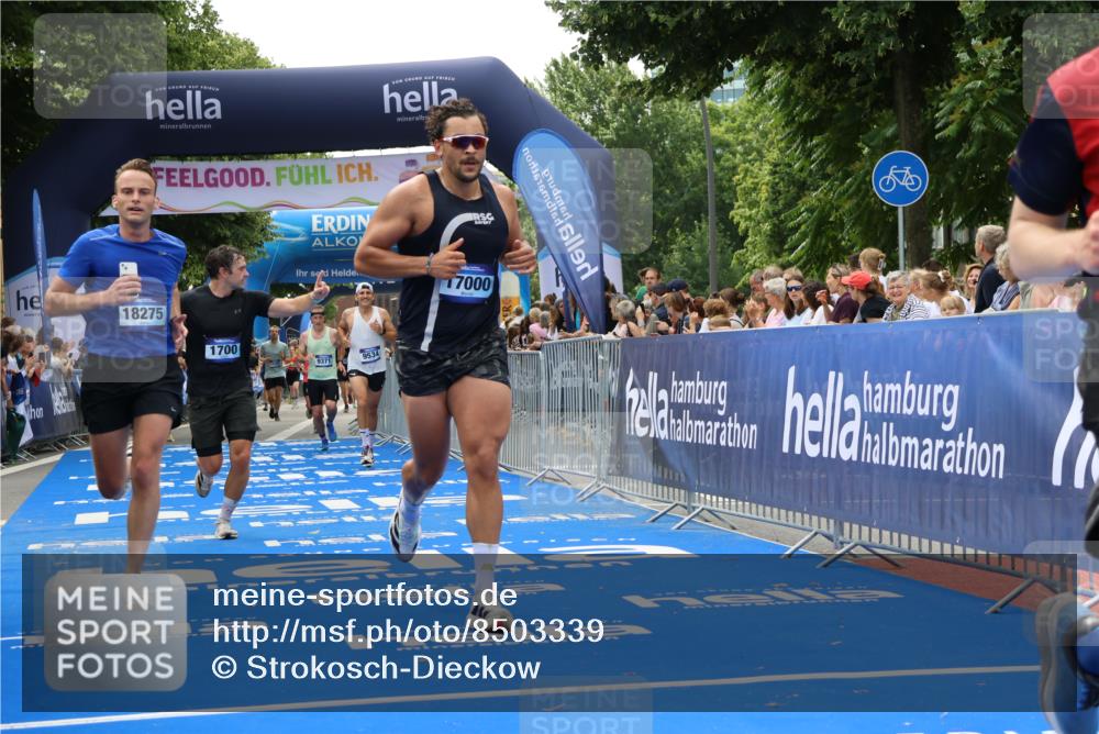 29.06.2025 - hella hamburg halbmarathon Strokosch-Dieckow http://msf.ph/oto/8503339 29.06.2025 10:42:38 Ziel 1700, 1735, 4235, 7508, 9371, 9534, 13483, 13725, 17000, 17016, 18275, 18632 meine-sportfotos.de