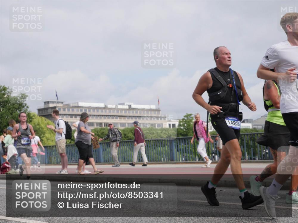 29.06.2025 - hella hamburg halbmarathon Luisa Fischer http://msf.ph/oto/8503341 29.06.2025 10:13:08 Kennedybrücke 9681, 1483, 1483, 1513, 4389, 7250, 7685, 8090, 9681, 9816, 9988 meine-sportfotos.de