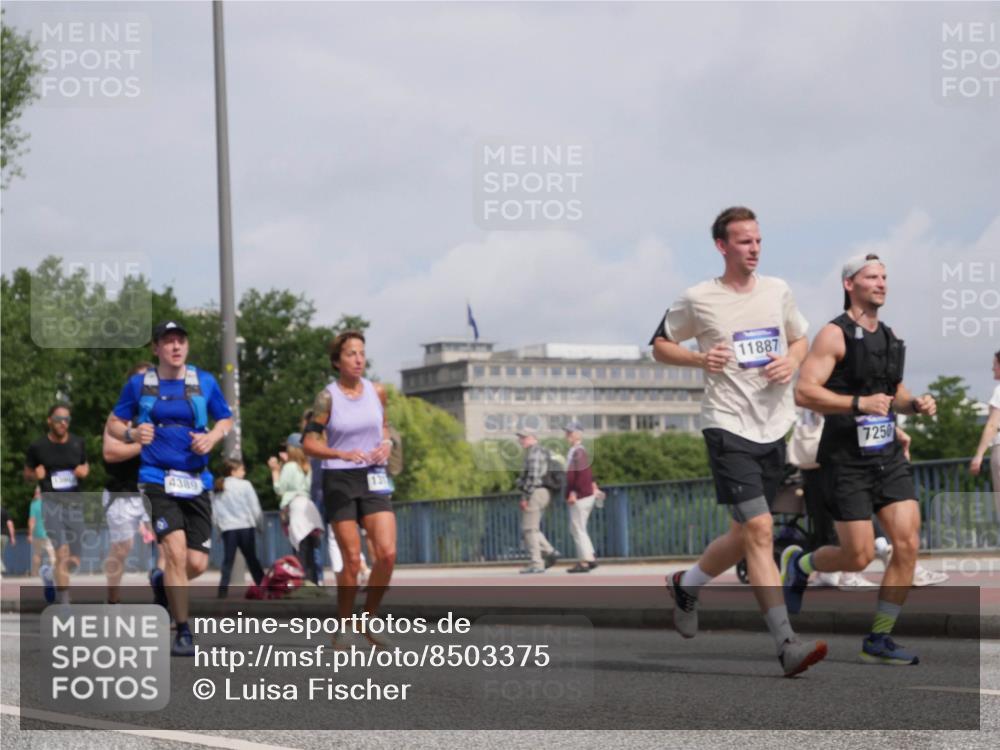 29.06.2025 - hella hamburg halbmarathon Luisa Fischer http://msf.ph/oto/8503375 29.06.2025 10:13:13 Kennedybrücke 4389, 11887, 7250, 1456, 4389, 7058, 7250, 9988 meine-sportfotos.de