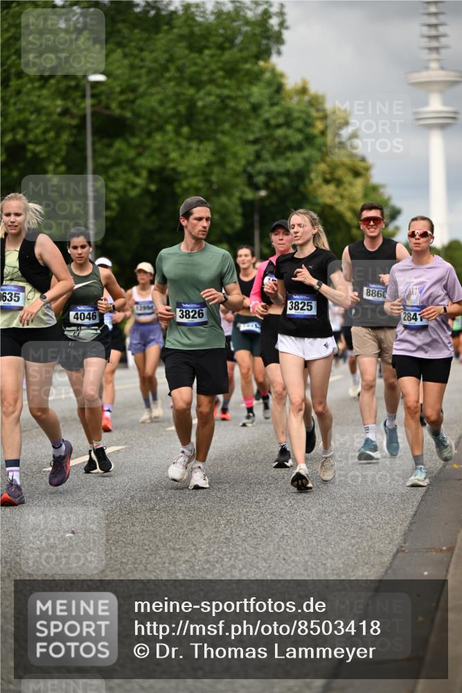 29.06.2025 - hella hamburg halbmarathon Dr. Thomas Lammeyer http://msf.ph/oto/8503418 29.06.2025 10:26:06 Kennedybrücke 1072, 1158, 1191, 1250, 1269, 1668, 1958, 2009, 2315, 2353, 2529, 2815, 2841, 3606, 3770, 3825, 3826, 4046, 4289, 4375, 4376, 5122, 5412, 5641, 5759, 6103, 6676, 7075, 7375, 7612, 7672, 8431, 8860, 8896, 8954, 8959, 9002, 9062, 9326, 9327, 9369, 9483, 9532, 9635, 9788, 10019, 10125, 10167, 10787, 10902, 10921, 11117, 11425 meine-sportfotos.de