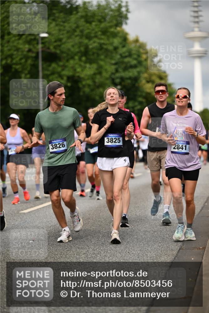 29.06.2025 - hella hamburg halbmarathon Dr. Thomas Lammeyer http://msf.ph/oto/8503456 29.06.2025 10:26:07 Kennedybrücke 1072, 1158, 1191, 1250, 1269, 1668, 1958, 1963, 2009, 2315, 2353, 2529, 2815, 2841, 2919, 3606, 3770, 3825, 3826, 4046, 4289, 4375, 4376, 5412, 5641, 5759, 6103, 6676, 7075, 7375, 7612, 7672, 8431, 8860, 8884, 8896, 8954, 8959, 9002, 9062, 9326, 9327, 9483, 9532, 9635, 9788, 10019, 10125, 10167, 10787, 10902, 10921, 11117, 11425 meine-sportfotos.de