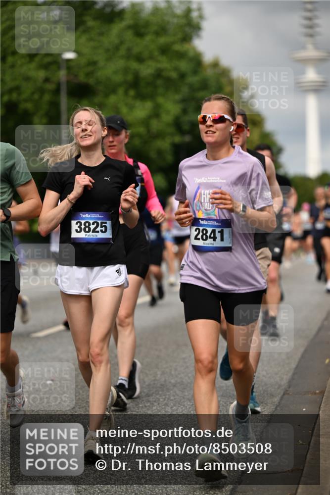 29.06.2025 - hella hamburg halbmarathon Dr. Thomas Lammeyer http://msf.ph/oto/8503508 29.06.2025 10:26:08 Kennedybrücke 1072, 1158, 1191, 1250, 1269, 1294, 1668, 1958, 1963, 2009, 2063, 2315, 2353, 2529, 2815, 2841, 2919, 3606, 3825, 3826, 4046, 4289, 4375, 4376, 5412, 5641, 5759, 6103, 6676, 7075, 7375, 7612, 7672, 8431, 8860, 8884, 8896, 8954, 8959, 9002, 9062, 9326, 9327, 9483, 9635, 9788, 10019, 10125, 10167, 10787, 10902, 10921, 11117, 11425 meine-sportfotos.de