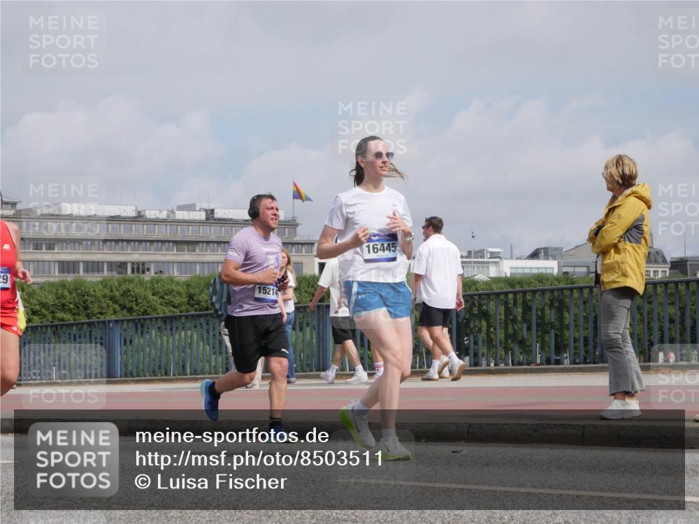 29.06.2025 - hella hamburg halbmarathon Luisa Fischer http://msf.ph/oto/8503511 29.06.2025 10:13:34 Kennedybrücke 9, 15214, 16445, 9150, 9829 meine-sportfotos.de