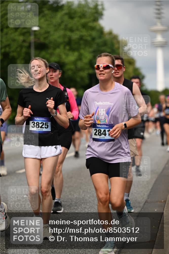 29.06.2025 - hella hamburg halbmarathon Dr. Thomas Lammeyer http://msf.ph/oto/8503512 29.06.2025 10:26:08 Kennedybrücke 1072, 1158, 1191, 1250, 1269, 1294, 1668, 1958, 1963, 2009, 2063, 2315, 2353, 2529, 2815, 2841, 2919, 3606, 3825, 3826, 4046, 4289, 4375, 4376, 5412, 5641, 5759, 6103, 6676, 7075, 7375, 7612, 7672, 8431, 8860, 8884, 8896, 8954, 8959, 9002, 9062, 9326, 9327, 9483, 9635, 9788, 10019, 10125, 10167, 10787, 10902, 10921, 11117, 11425 meine-sportfotos.de