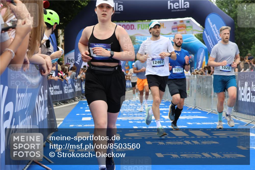 29.06.2025 - hella hamburg halbmarathon Strokosch-Dieckow http://msf.ph/oto/8503560 29.06.2025 11:12:05 Ziel 1020, 1051, 1372, 1830, 3167, 6352, 7346, 9338, 10739, 11236, 12467, 14679, 15772, 18320, 19017 meine-sportfotos.de