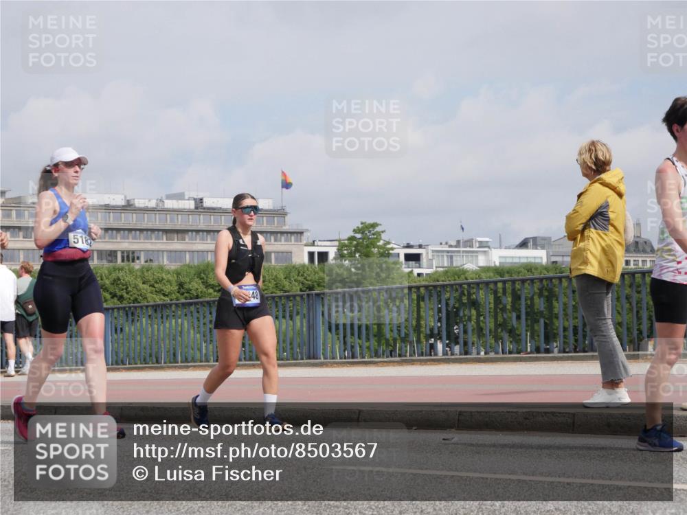 29.06.2025 - hella hamburg halbmarathon Luisa Fischer http://msf.ph/oto/8503567 29.06.2025 10:13:43 Kennedybrücke 5182, 48, 1548, 1781, 5182, 5653, 5806, 8561 meine-sportfotos.de
