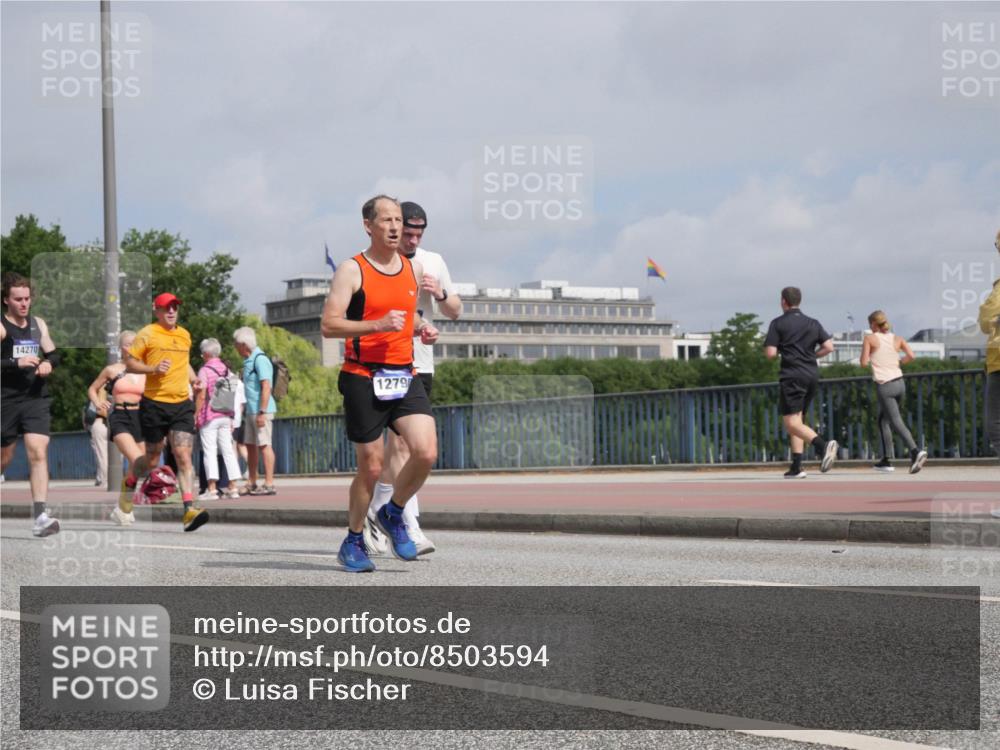 29.06.2025 - hella hamburg halbmarathon Luisa Fischer http://msf.ph/oto/8503594 29.06.2025 10:13:46 Kennedybrücke 14270, 1279, 1548, 1781, 2868, 5182, 5653, 5806, 8561 meine-sportfotos.de