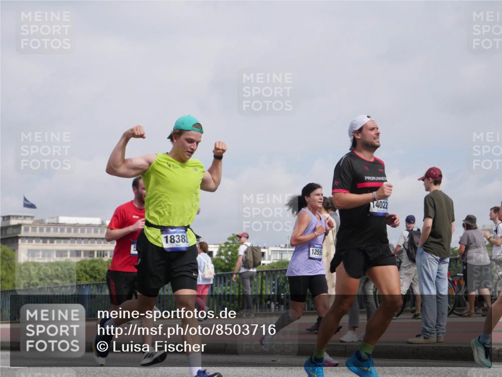 29.06.2025 - hella hamburg halbmarathon Luisa Fischer http://msf.ph/oto/8503716 29.06.2025 10:14:00 Kennedybrücke 5, 18382, 1255, 14022, 4287, 5440, 8171, 8807, 8810, 10196 meine-sportfotos.de