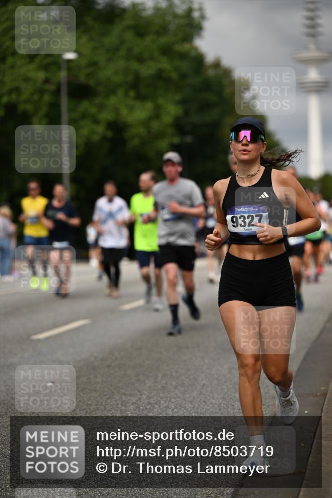 29.06.2025 - hella hamburg halbmarathon Dr. Thomas Lammeyer http://msf.ph/oto/8503719 29.06.2025 10:26:14 Kennedybrücke 1158, 1269, 1294, 1419, 1668, 1958, 1963, 2009, 2063, 2172, 2529, 2815, 2841, 2919, 3108, 3172, 3768, 3825, 3826, 3946, 4046, 4289, 4375, 4376, 5412, 5641, 6103, 6676, 7375, 7612, 7672, 8431, 8860, 8884, 8896, 8954, 8959, 9002, 9062, 9326, 9327, 9483, 9635, 9788, 9807, 10167, 10710, 10787, 10902, 10921, 11425 meine-sportfotos.de
