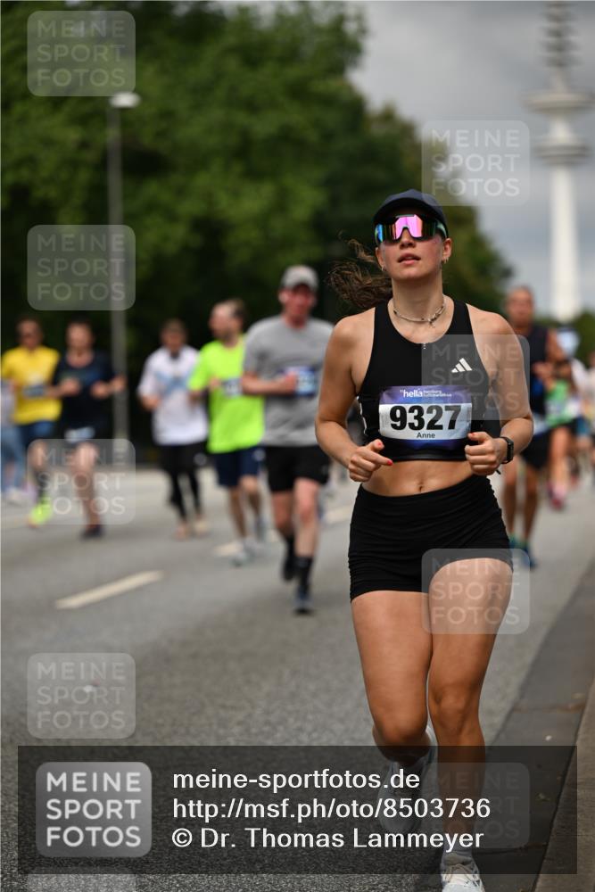29.06.2025 - hella hamburg halbmarathon Dr. Thomas Lammeyer http://msf.ph/oto/8503736 29.06.2025 10:26:15 Kennedybrücke 1158, 1269, 1294, 1419, 1668, 1958, 1963, 2009, 2063, 2172, 2529, 2841, 2919, 3108, 3172, 3768, 3825, 3826, 3946, 4046, 4289, 4375, 4376, 4556, 5079, 5412, 5641, 6103, 6676, 6805, 7375, 7612, 7672, 8431, 8860, 8884, 8896, 8954, 8959, 9002, 9062, 9326, 9327, 9483, 9635, 9788, 9807, 10167, 10710, 10787, 10902, 10921 meine-sportfotos.de