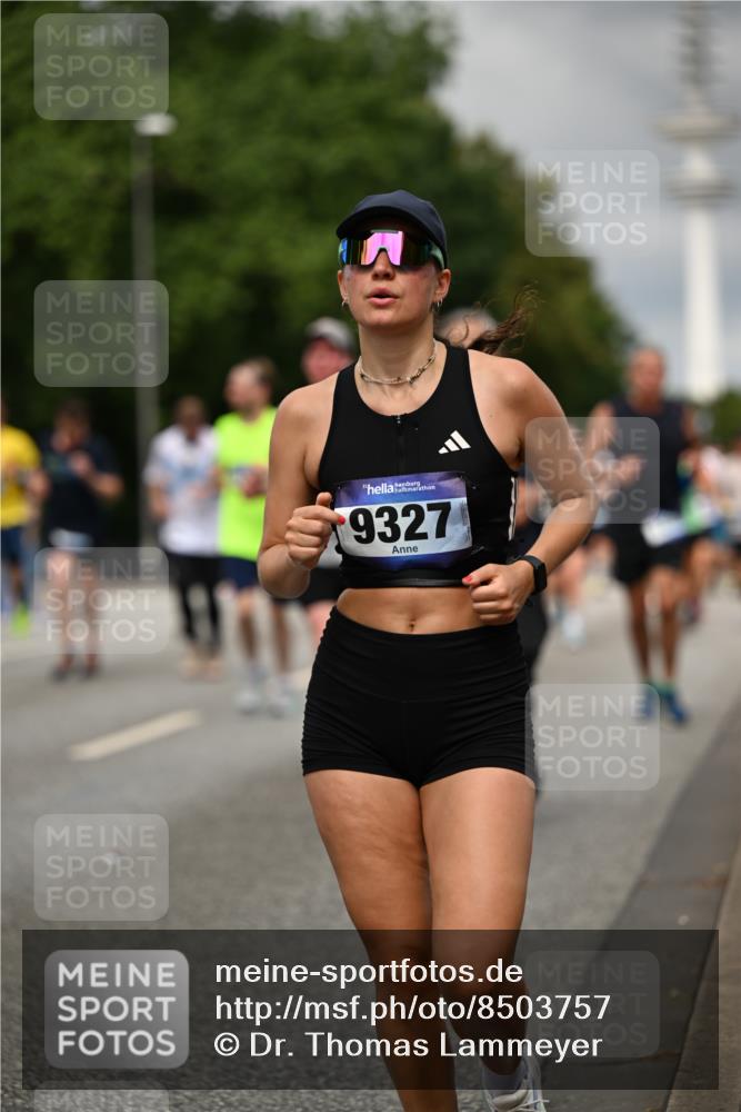 29.06.2025 - hella hamburg halbmarathon Dr. Thomas Lammeyer http://msf.ph/oto/8503757 29.06.2025 10:26:15 Kennedybrücke 1158, 1269, 1294, 1419, 1668, 1958, 1963, 2009, 2063, 2172, 2529, 2841, 2919, 3108, 3172, 3768, 3825, 3826, 3946, 4046, 4289, 4375, 4376, 4556, 5079, 5412, 5641, 6103, 6676, 6805, 7375, 7612, 7672, 8431, 8860, 8884, 8896, 8954, 8959, 9002, 9062, 9326, 9327, 9483, 9635, 9788, 9807, 10167, 10710, 10787, 10902, 10921 meine-sportfotos.de