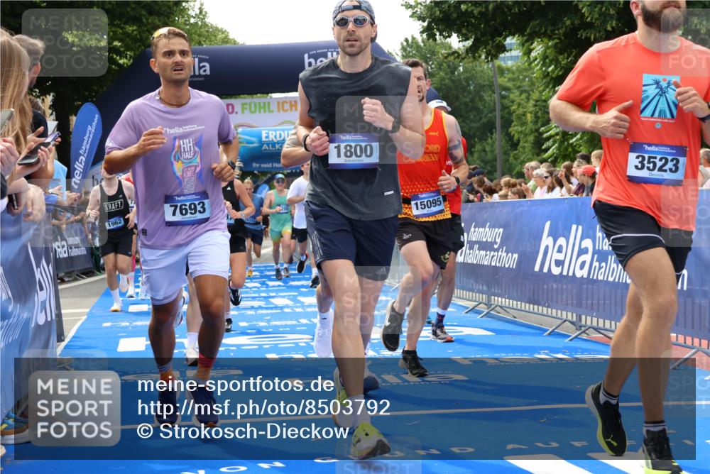 29.06.2025 - hella hamburg halbmarathon Strokosch-Dieckow http://msf.ph/oto/8503792 29.06.2025 10:42:25 Ziel 1209, 1256, 1312, 1353, 1800, 1962, 2233, 3523, 6639, 6770, 7116, 7448, 7693, 7734, 11907, 13446, 13746, 13807, 14226, 15095, 15175, 15270, 15623, 15654, 16281, 16295, 16333, 17016, 17637, 17733, 17911, 18330, 18680 meine-sportfotos.de