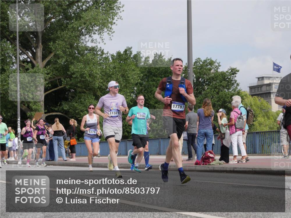 29.06.2025 - hella hamburg halbmarathon Luisa Fischer http://msf.ph/oto/8503797 29.06.2025 10:14:18 Kennedybrücke 5990, 5991, 5379, 11321, 1866, 17787, 1531, 1866, 1992, 5379, 5990, 5991, 9169, 9191, 10372 meine-sportfotos.de