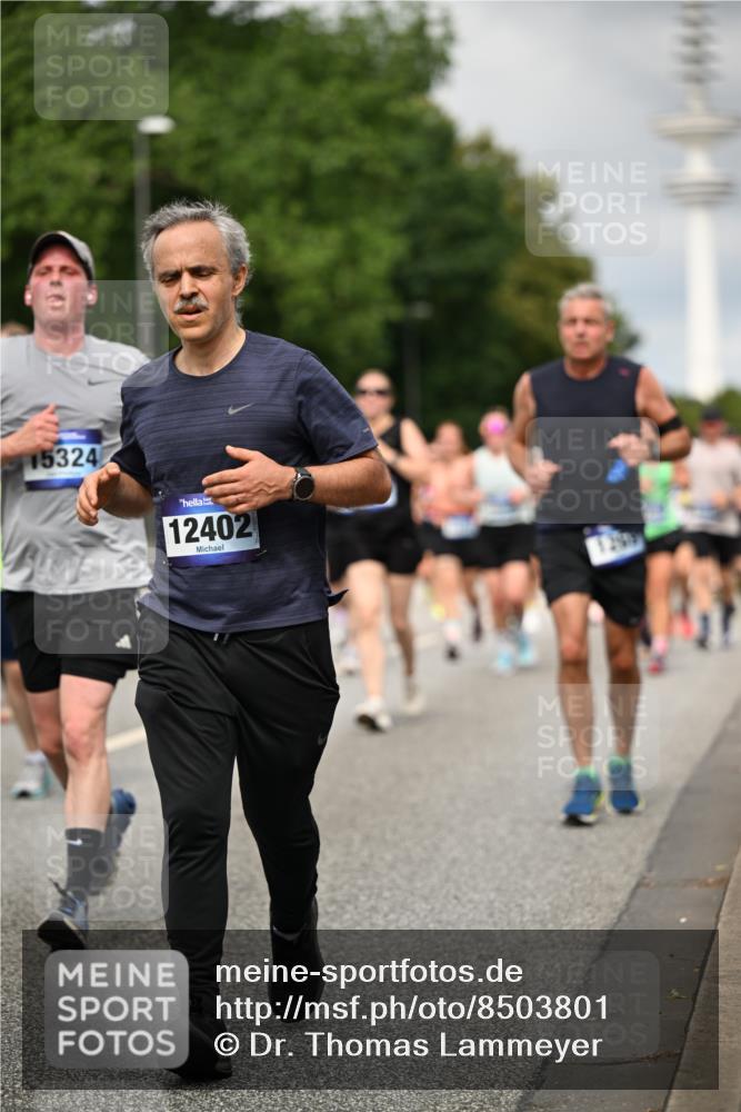 29.06.2025 - hella hamburg halbmarathon Dr. Thomas Lammeyer http://msf.ph/oto/8503801 29.06.2025 10:26:17 Kennedybrücke 1158, 1269, 1294, 1419, 1668, 1958, 1963, 2009, 2063, 2172, 2919, 3108, 3172, 3735, 3768, 3825, 3826, 3946, 4046, 4289, 4375, 4376, 4556, 5079, 5641, 6030, 6676, 6805, 7375, 7612, 7672, 7794, 8431, 8860, 8884, 8896, 8954, 9002, 9062, 9204, 9327, 9516, 9635, 9788, 9807, 10167, 10710, 10902, 10921 meine-sportfotos.de