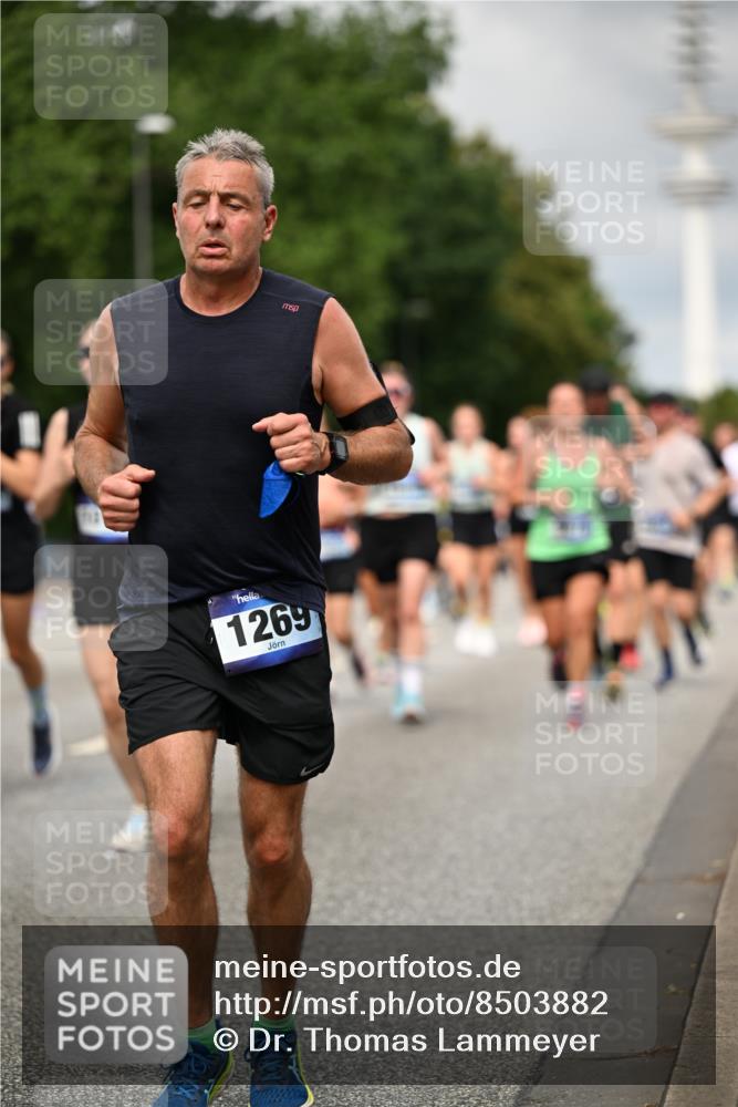 29.06.2025 - hella hamburg halbmarathon Dr. Thomas Lammeyer http://msf.ph/oto/8503882 29.06.2025 10:26:19 Kennedybrücke 1158, 1269, 1294, 1419, 1668, 1963, 2009, 2063, 2172, 2919, 3108, 3172, 3735, 3768, 3825, 3826, 3946, 4046, 4114, 4289, 4375, 4376, 4556, 5079, 6030, 6303, 6676, 6805, 6849, 7162, 7375, 7612, 7794, 8431, 8860, 8884, 8896, 8954, 9002, 9062, 9204, 9327, 9516, 9635, 9788, 9807, 10167, 10241, 10663, 10710, 10902, 10921, 10961 meine-sportfotos.de