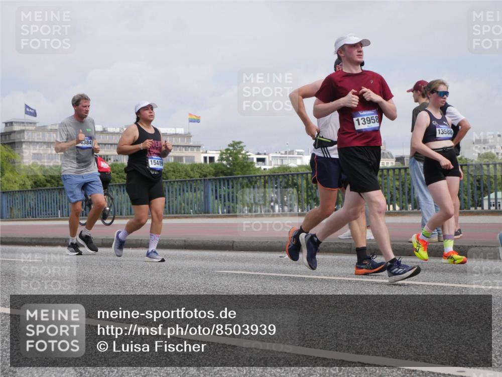 29.06.2025 - hella hamburg halbmarathon Luisa Fischer http://msf.ph/oto/8503939 29.06.2025 10:14:37 Kennedybrücke 4384, 15409, 13958, 13588, 2661, 5254, 7571, 8368, 10042 meine-sportfotos.de