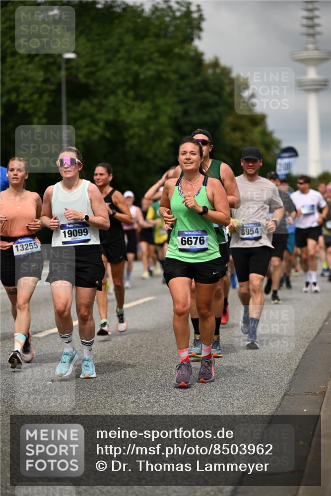29.06.2025 - hella hamburg halbmarathon Dr. Thomas Lammeyer http://msf.ph/oto/8503962 29.06.2025 10:26:22 Kennedybrücke 1269, 1294, 1419, 1598, 1963, 2009, 2063, 2172, 2919, 3108, 3172, 3458, 3735, 3768, 3946, 4113, 4114, 4289, 4375, 4376, 4556, 4829, 5079, 6030, 6303, 6676, 6805, 6849, 6977, 7097, 7162, 7375, 7612, 7794, 8431, 8884, 8954, 9002, 9062, 9204, 9327, 9516, 9788, 9807, 10167, 10241, 10663, 10710, 10902, 10961 meine-sportfotos.de