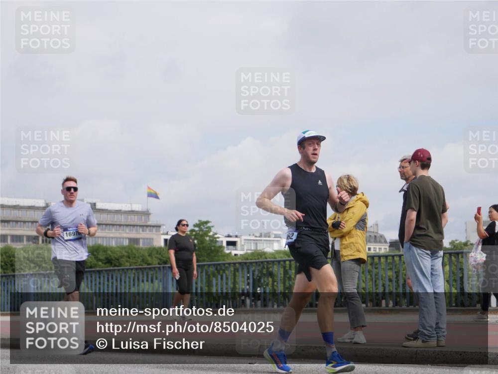 29.06.2025 - hella hamburg halbmarathon Luisa Fischer http://msf.ph/oto/8504025 29.06.2025 10:14:50 Kennedybrücke 16976, 62, 1062, 1790, 3837, 7370, 7474, 9254 meine-sportfotos.de