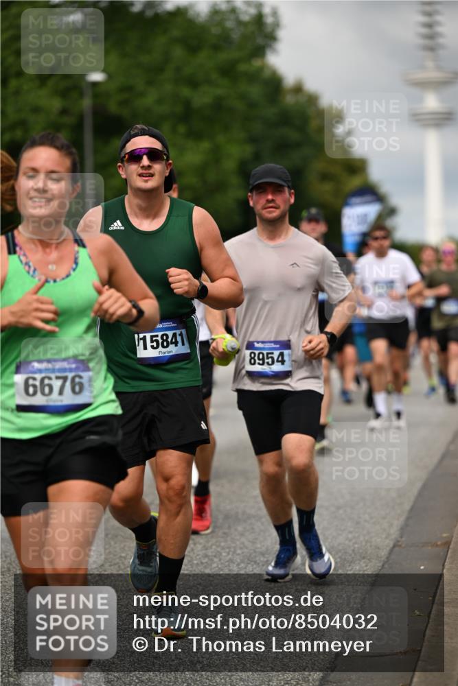 29.06.2025 - hella hamburg halbmarathon Dr. Thomas Lammeyer http://msf.ph/oto/8504032 29.06.2025 10:26:24 Kennedybrücke 1269, 1294, 1419, 1598, 1963, 2009, 2063, 2172, 2351, 2919, 3108, 3172, 3458, 3735, 3768, 3910, 3946, 4113, 4114, 4289, 4375, 4376, 4556, 4829, 5079, 6030, 6303, 6676, 6805, 6849, 6977, 7097, 7162, 7375, 7612, 7794, 8431, 8884, 8954, 9062, 9204, 9327, 9516, 9788, 9807, 10167, 10241, 10663, 10710, 10902, 10961, 11046 meine-sportfotos.de