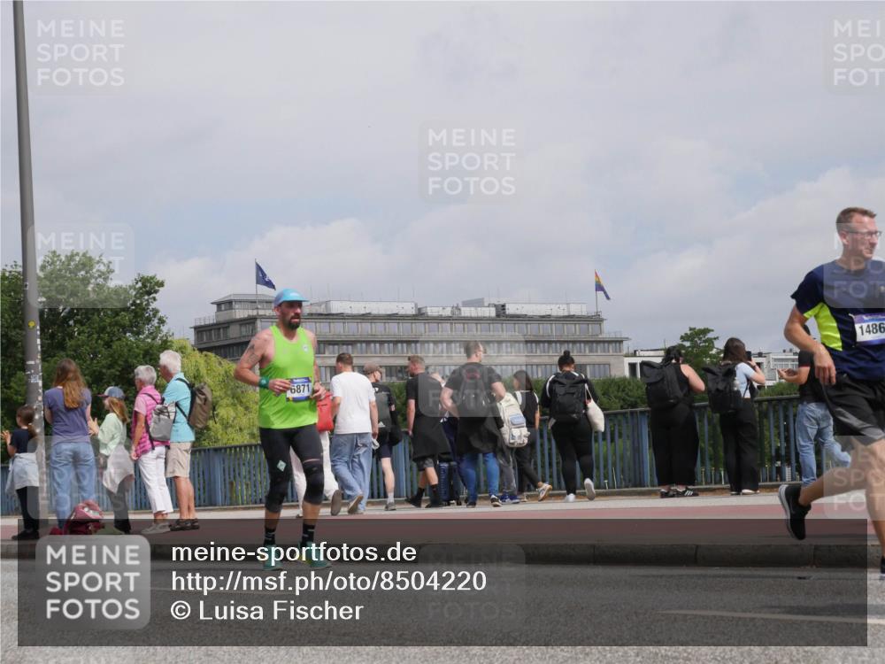 29.06.2025 - hella hamburg halbmarathon Luisa Fischer http://msf.ph/oto/8504220 29.06.2025 10:15:13 Kennedybrücke 6871, 1486, 1249, 1610, 1785, 1850, 1851, 2963, 2964, 3182, 3248, 3262, 4453, 5166, 5176, 6822, 6871, 8206, 8207, 8971, 10685 meine-sportfotos.de