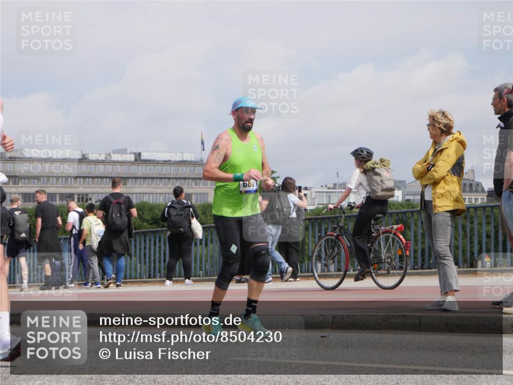 29.06.2025 - hella hamburg halbmarathon Luisa Fischer http://msf.ph/oto/8504230 29.06.2025 10:15:14 Kennedybrücke 1249, 1610, 1785, 1850, 1851, 2963, 2964, 3182, 3248, 3262, 4453, 5166, 5176, 6822, 6871, 8206, 8971, 9428, 10685 meine-sportfotos.de