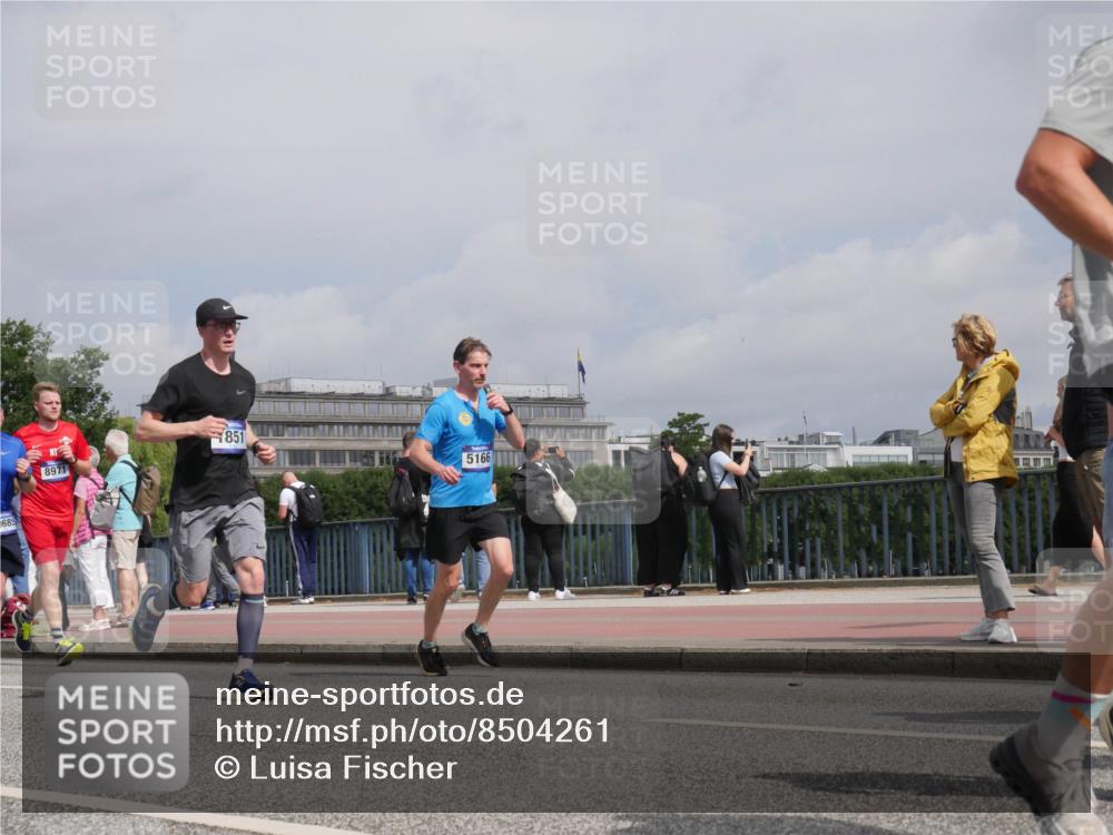 29.06.2025 - hella hamburg halbmarathon Luisa Fischer http://msf.ph/oto/8504261 29.06.2025 10:15:18 Kennedybrücke 685, 8971, 851, 5166, 1249, 1610, 1785, 1850, 1851, 2963, 2964, 3182, 3248, 3262, 4453, 5166, 5176, 6822, 6871, 7907, 8971, 9428, 10685 meine-sportfotos.de