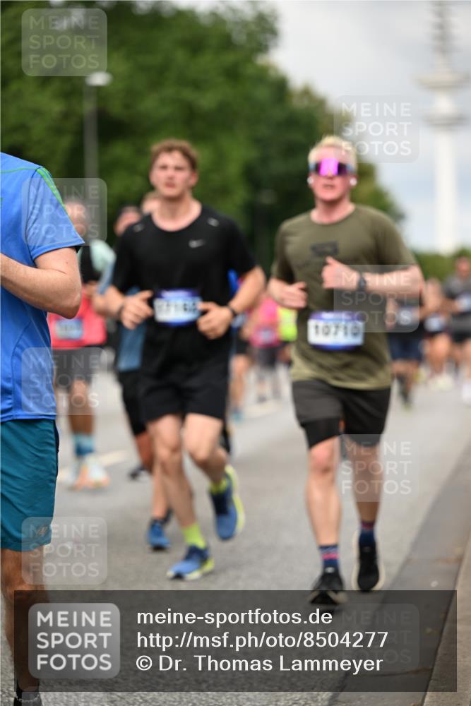 29.06.2025 - hella hamburg halbmarathon Dr. Thomas Lammeyer http://msf.ph/oto/8504277 29.06.2025 10:26:30 Kennedybrücke 1269, 1294, 1419, 1598, 1963, 2063, 2172, 2351, 2919, 3108, 3172, 3458, 3735, 3768, 3910, 3946, 4113, 4114, 4375, 4376, 4556, 4559, 4829, 5079, 6030, 6303, 6307, 6676, 6805, 6849, 6899, 6977, 7097, 7162, 7794, 8511, 8884, 8954, 9204, 9516, 9788, 9807, 10167, 10241, 10663, 10710, 10739, 10902, 10961, 11046 meine-sportfotos.de