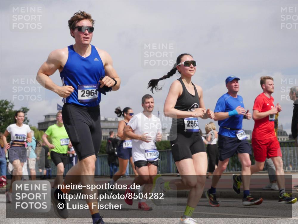 29.06.2025 - hella hamburg halbmarathon Luisa Fischer http://msf.ph/oto/8504282 29.06.2025 10:15:21 Kennedybrücke 2964, 9428, 1785, 1610, 17080, 2963, 1068, 1610, 1785, 1851, 2963, 2964, 4453, 5150, 5166, 6822, 7907, 8971, 9428, 10402, 10685 meine-sportfotos.de
