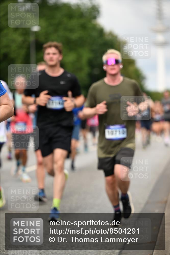29.06.2025 - hella hamburg halbmarathon Dr. Thomas Lammeyer http://msf.ph/oto/8504291 29.06.2025 10:26:30 Kennedybrücke 1269, 1294, 1419, 1598, 1963, 2063, 2172, 2351, 2919, 3108, 3172, 3458, 3735, 3768, 3910, 3946, 4113, 4114, 4375, 4376, 4556, 4559, 4829, 5079, 6030, 6303, 6307, 6676, 6805, 6849, 6899, 6977, 7097, 7162, 7794, 8511, 8884, 8954, 9204, 9516, 9788, 9807, 10167, 10241, 10663, 10710, 10739, 10902, 10961, 11046 meine-sportfotos.de