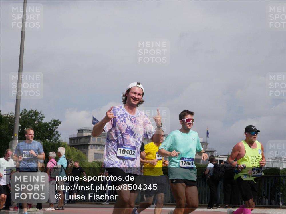 29.06.2025 - hella hamburg halbmarathon Luisa Fischer http://msf.ph/oto/8504345 29.06.2025 10:15:30 Kennedybrücke 13177, 10067, 10402, 14540, 17061, 3363, 3363, 5150, 7014, 8917, 10067, 10402 meine-sportfotos.de