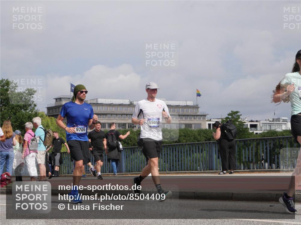 29.06.2025 - hella hamburg halbmarathon Luisa Fischer http://msf.ph/oto/8504409 29.06.2025 10:15:40 Kennedybrücke 15012, 9705, 2531, 2942, 3360, 4532, 8398, 8405, 9705, 10409 meine-sportfotos.de