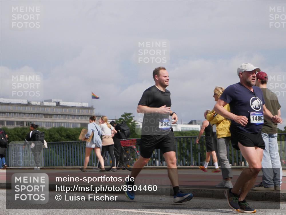 29.06.2025 - hella hamburg halbmarathon Luisa Fischer http://msf.ph/oto/8504460 29.06.2025 10:15:44 Kennedybrücke 2942, 14863, 1020, 1051, 2531, 2942, 3360, 4532, 6489, 7873, 8398, 8405, 9705, 10409 meine-sportfotos.de