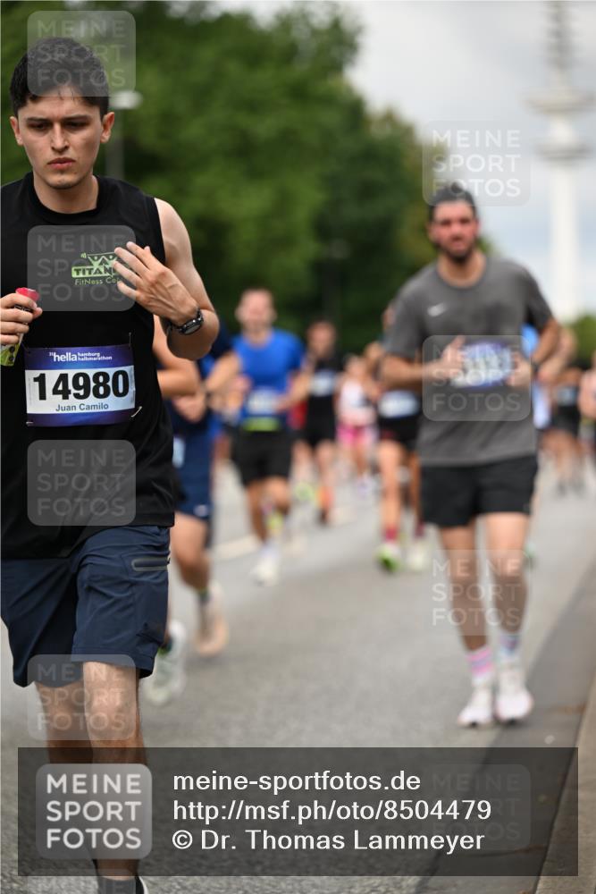 29.06.2025 - hella hamburg halbmarathon Dr. Thomas Lammeyer http://msf.ph/oto/8504479 29.06.2025 10:26:37 Kennedybrücke 1294, 1419, 1598, 1963, 2063, 2172, 2351, 2919, 3108, 3172, 3458, 3735, 3768, 3910, 3946, 3995, 4113, 4114, 4131, 4366, 4556, 4559, 4829, 4970, 5079, 6030, 6049, 6303, 6307, 6805, 6820, 6826, 6849, 6899, 6977, 7097, 7162, 7794, 7925, 8511, 8855, 8884, 8931, 9204, 9516, 9807, 10065, 10210, 10241, 10663, 10710, 10739, 10917, 10961, 11046 meine-sportfotos.de
