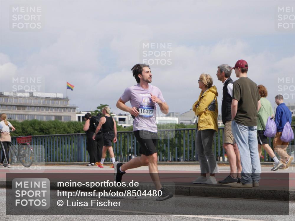 29.06.2025 - hella hamburg halbmarathon Luisa Fischer http://msf.ph/oto/8504480 29.06.2025 10:15:47 Kennedybrücke 16323, 1020, 1051, 2531, 2942, 3360, 4187, 6489, 7873, 8398, 8405 meine-sportfotos.de