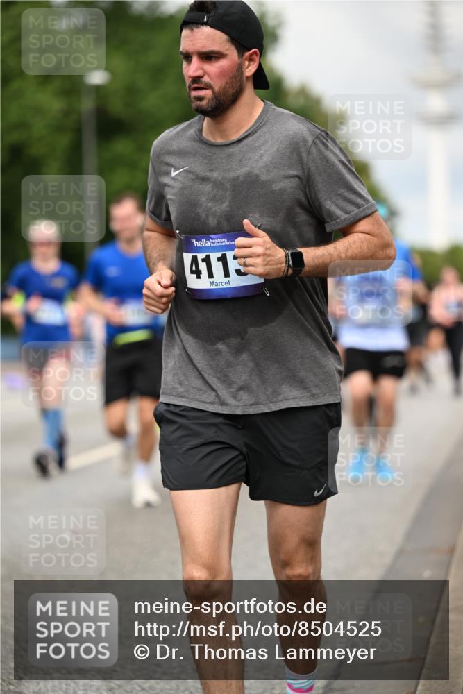 29.06.2025 - hella hamburg halbmarathon Dr. Thomas Lammeyer http://msf.ph/oto/8504525 29.06.2025 10:26:39 Kennedybrücke 1419, 1598, 2172, 2351, 2479, 3108, 3172, 3458, 3735, 3768, 3910, 3946, 3995, 4113, 4114, 4131, 4366, 4556, 4559, 4829, 4970, 5079, 6030, 6049, 6303, 6307, 6805, 6820, 6826, 6849, 6899, 6977, 7097, 7162, 7276, 7794, 7925, 8511, 8855, 8931, 9204, 9516, 9807, 10065, 10210, 10241, 10663, 10710, 10739, 10917, 10961, 11046 meine-sportfotos.de