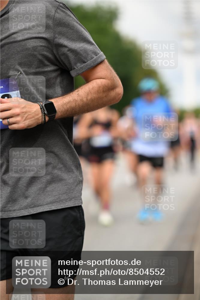 29.06.2025 - hella hamburg halbmarathon Dr. Thomas Lammeyer http://msf.ph/oto/8504552 29.06.2025 10:26:40 Kennedybrücke 1419, 1598, 2172, 2351, 2479, 3108, 3430, 3458, 3735, 3768, 3910, 3946, 3995, 4113, 4114, 4131, 4366, 4556, 4559, 4829, 4970, 5079, 6030, 6049, 6303, 6307, 6805, 6820, 6826, 6849, 6899, 6977, 7097, 7162, 7188, 7190, 7276, 7794, 7925, 8511, 8855, 8931, 9204, 9516, 9807, 10065, 10210, 10241, 10663, 10710, 10739, 10917, 10961, 11046 meine-sportfotos.de