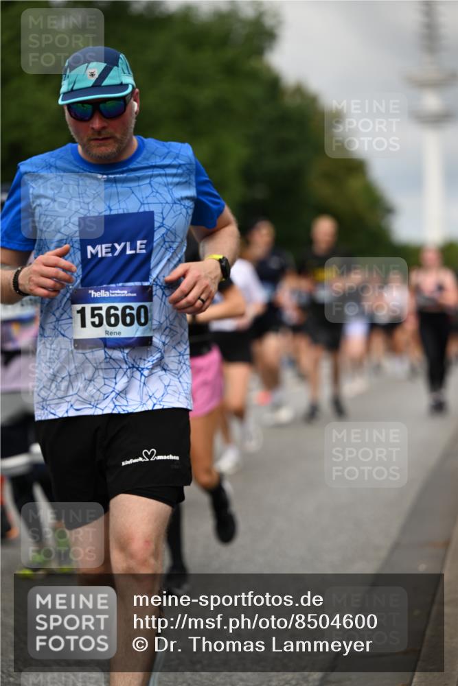 29.06.2025 - hella hamburg halbmarathon Dr. Thomas Lammeyer http://msf.ph/oto/8504600 29.06.2025 10:26:43 Kennedybrücke 1598, 2172, 2351, 2479, 2886, 3108, 3430, 3458, 3735, 3768, 3910, 3946, 3995, 4113, 4114, 4131, 4190, 4266, 4366, 4556, 4559, 4829, 4970, 5079, 6030, 6049, 6303, 6307, 6805, 6820, 6826, 6849, 6881, 6899, 6977, 7097, 7162, 7188, 7190, 7276, 7794, 7925, 8511, 8855, 8931, 9204, 9392, 9516, 10065, 10210, 10241, 10663, 10710, 10739, 10917, 10961, 11046 meine-sportfotos.de