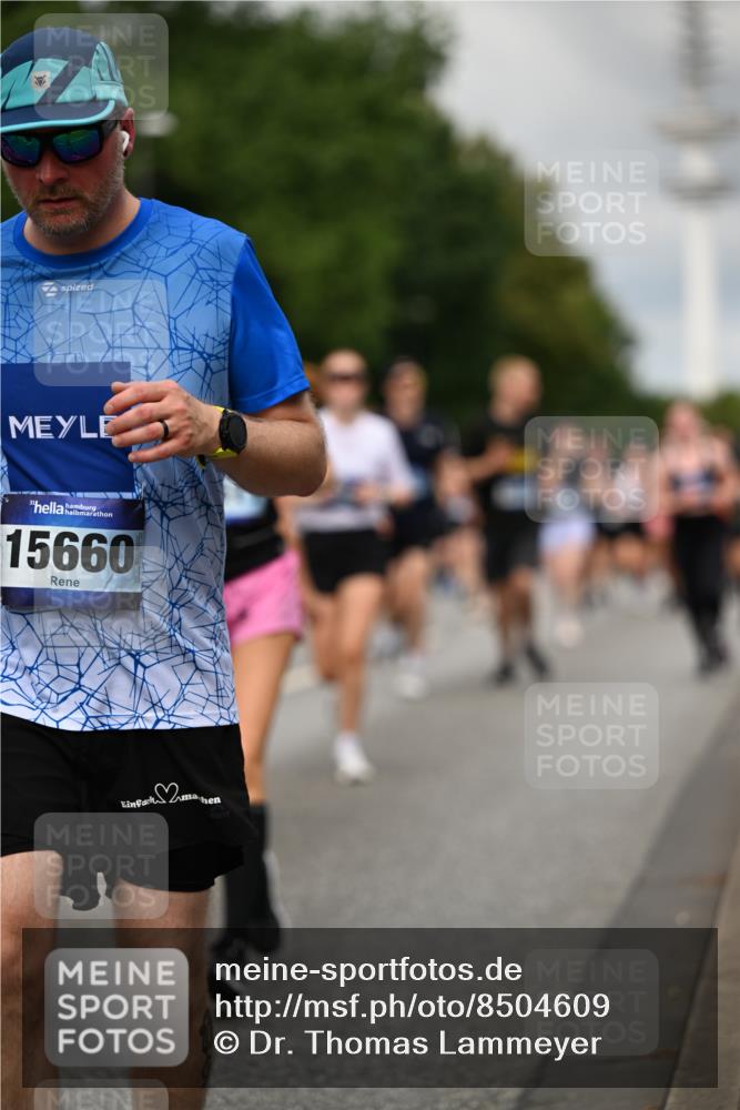 29.06.2025 - hella hamburg halbmarathon Dr. Thomas Lammeyer http://msf.ph/oto/8504609 29.06.2025 10:26:43 Kennedybrücke 1598, 2172, 2351, 2479, 2886, 3108, 3430, 3458, 3735, 3768, 3910, 3946, 3995, 4113, 4114, 4131, 4190, 4266, 4366, 4556, 4559, 4829, 4970, 5079, 6030, 6049, 6303, 6307, 6805, 6820, 6826, 6849, 6881, 6899, 6977, 7097, 7162, 7188, 7190, 7276, 7794, 7925, 8511, 8855, 8931, 9204, 9392, 9516, 10065, 10210, 10241, 10663, 10710, 10739, 10917, 10961, 11046 meine-sportfotos.de