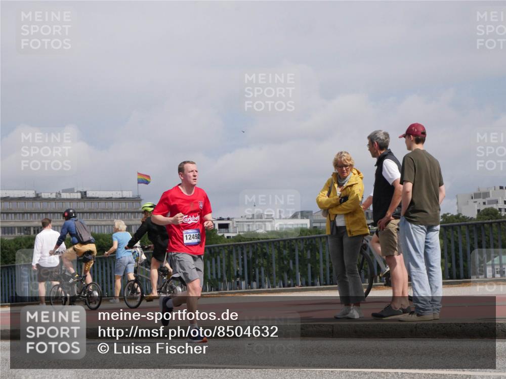 29.06.2025 - hella hamburg halbmarathon Luisa Fischer http://msf.ph/oto/8504632 29.06.2025 10:16:13 Kennedybrücke 12492, 1007, 1859, 2961, 3218, 3729, 4950, 7346, 8279, 8913 meine-sportfotos.de