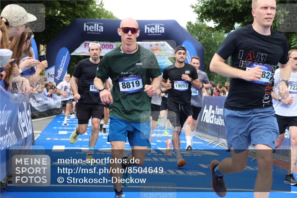 29.06.2025 - hella hamburg halbmarathon Strokosch-Dieckow http://msf.ph/oto/8504649 29.06.2025 10:51:45 Ziel 2396, 2818, 2823, 2880, 4297, 6286, 7224, 8710, 8819, 8856, 9793, 9959, 12224, 14012, 14458, 15427, 15496, 15727, 15831, 15899, 16907, 17682, 17815, 17962, 19020, 19053, 19137 meine-sportfotos.de