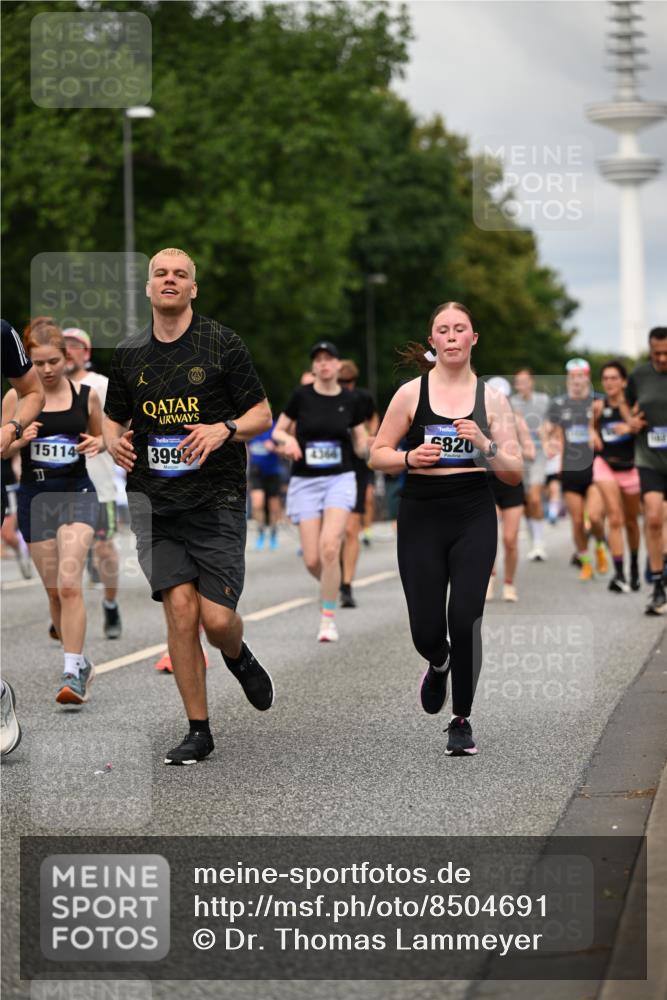 29.06.2025 - hella hamburg halbmarathon Dr. Thomas Lammeyer http://msf.ph/oto/8504691 29.06.2025 10:26:47 Kennedybrücke 1598, 2351, 2479, 2744, 2886, 3430, 3458, 3910, 3995, 4113, 4114, 4131, 4190, 4266, 4366, 4559, 4829, 4970, 6049, 6303, 6307, 6820, 6826, 6849, 6881, 6899, 6977, 7097, 7162, 7188, 7190, 7276, 7794, 7925, 8511, 8855, 8931, 9204, 9392, 10065, 10210, 10241, 10573, 10663, 10739, 10917, 10961, 11046 meine-sportfotos.de